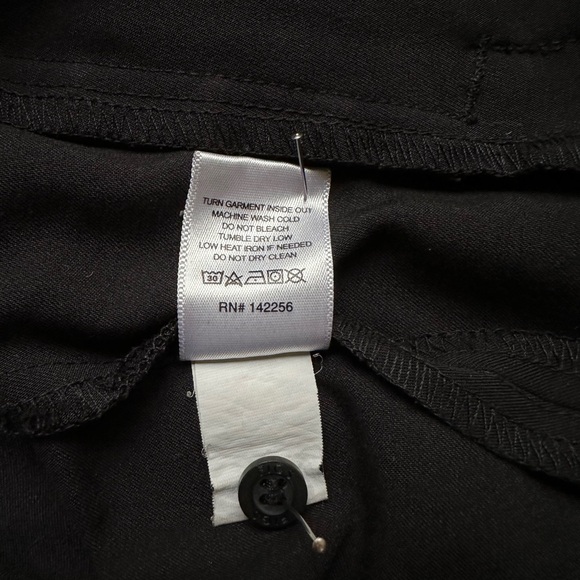 FIGS Technical Collection Yola Scrub Top Stretch Zip Pockets Nurse Black Medium - Picture 11 of 11